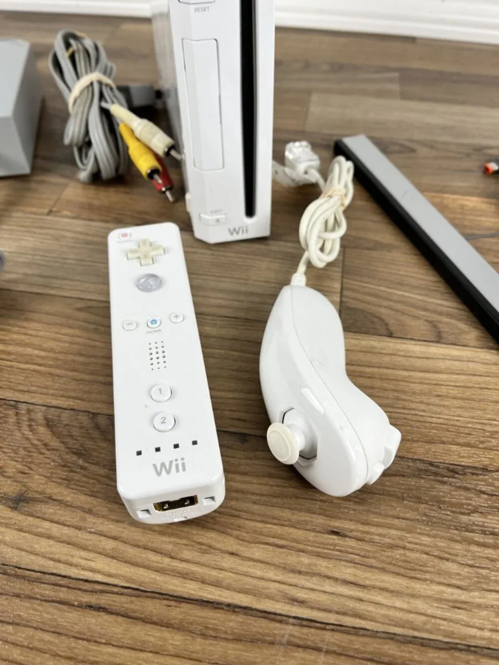 Nintendo Wii Backwards GameCube Compatible Console RVL-001 OEM LOT W REMOTE READ